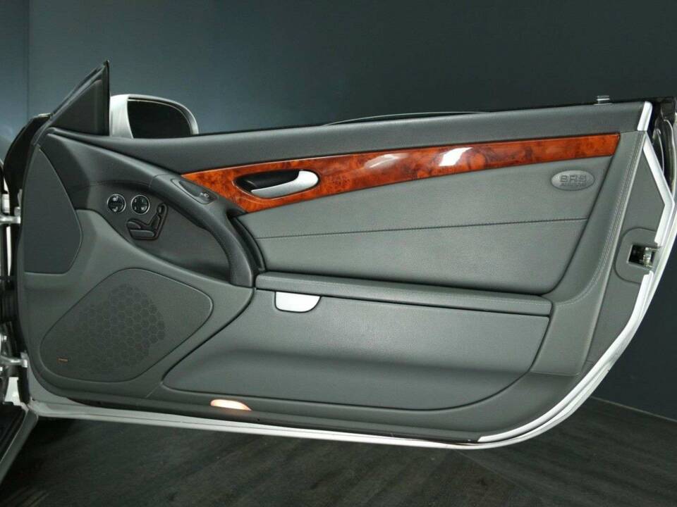 Immagine 24/30 di Mercedes-Benz SL 500 (2006)