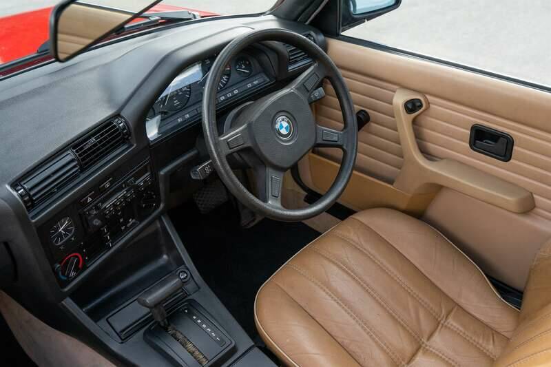 Image 44/50 of BMW 320i (1988)