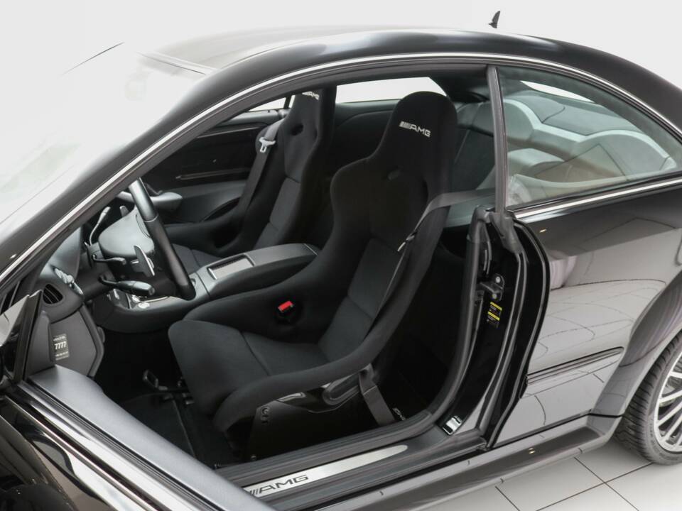 Imagen 6/16 de Mercedes-Benz CLK 63 AMG Black Series (2008)