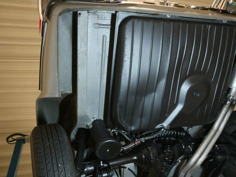 Bild 39/50 von Mercedes-Benz 250 SE (1968)