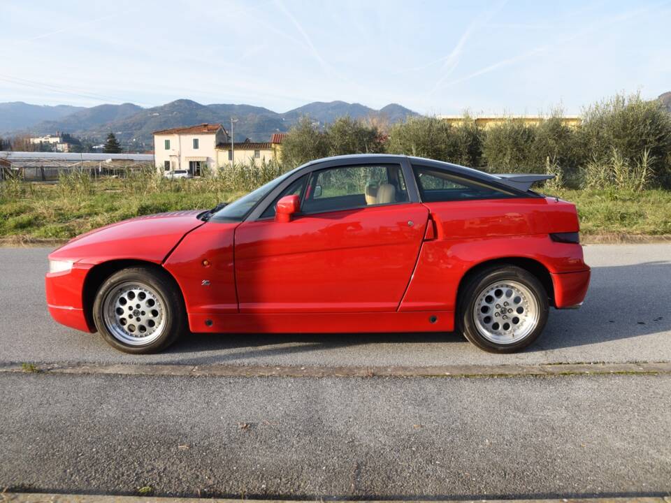 Immagine 3/22 di Alfa Romeo SZ (1991)