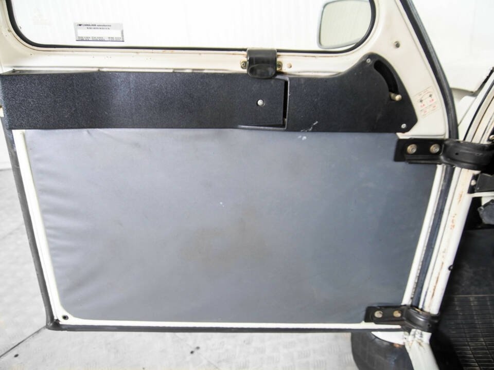 Image 28/50 de Citroën 2 CV 6 (1986)