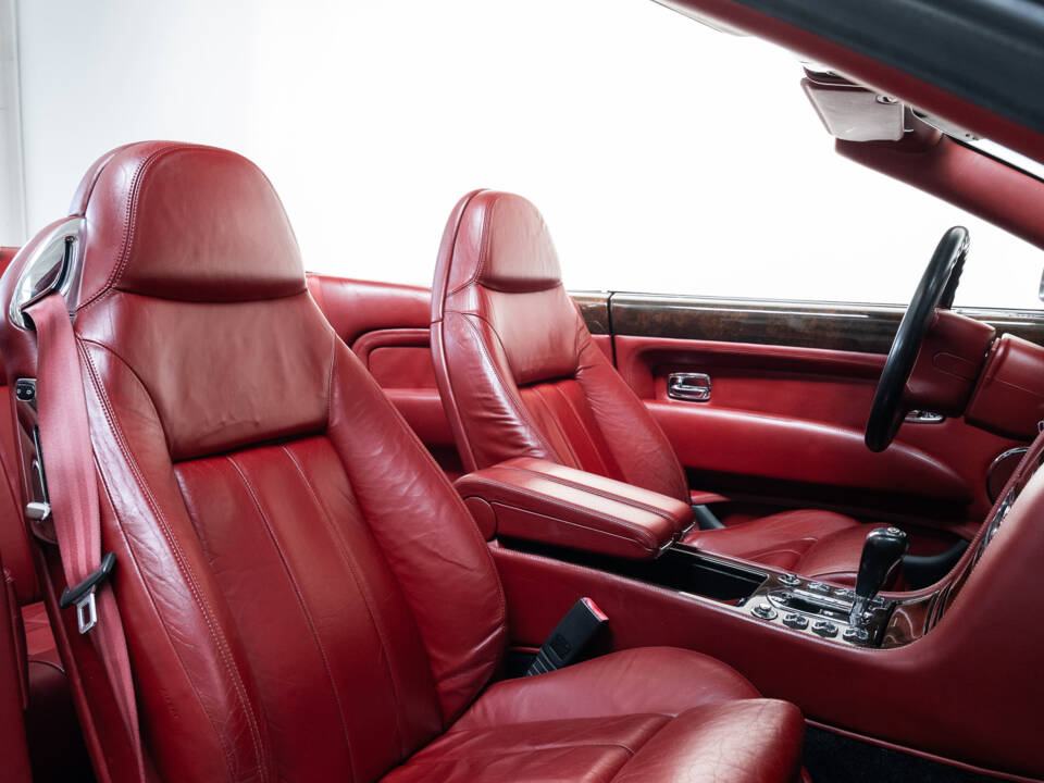 Immagine 29/45 di Bentley Azure (2007)