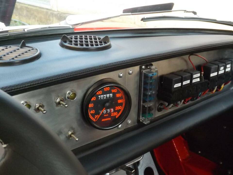 Immagine 18/50 di FIAT 124 Spider AS (1967)