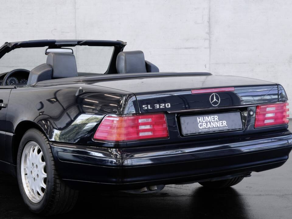 Image 42/46 of Mercedes-Benz SL 320 (1998)