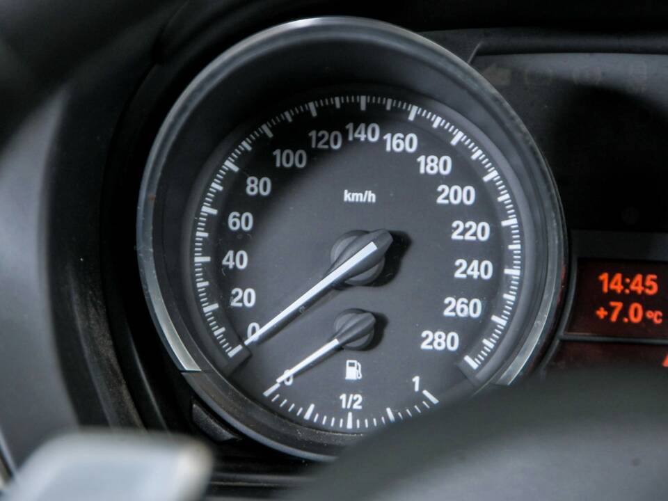 Image 16/50 of BMW Z4 sDrive23i (2011)