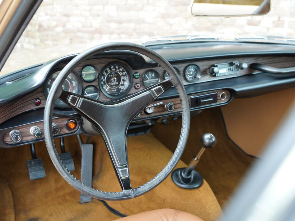 Image 29/50 of Volvo 1800 E (1972)
