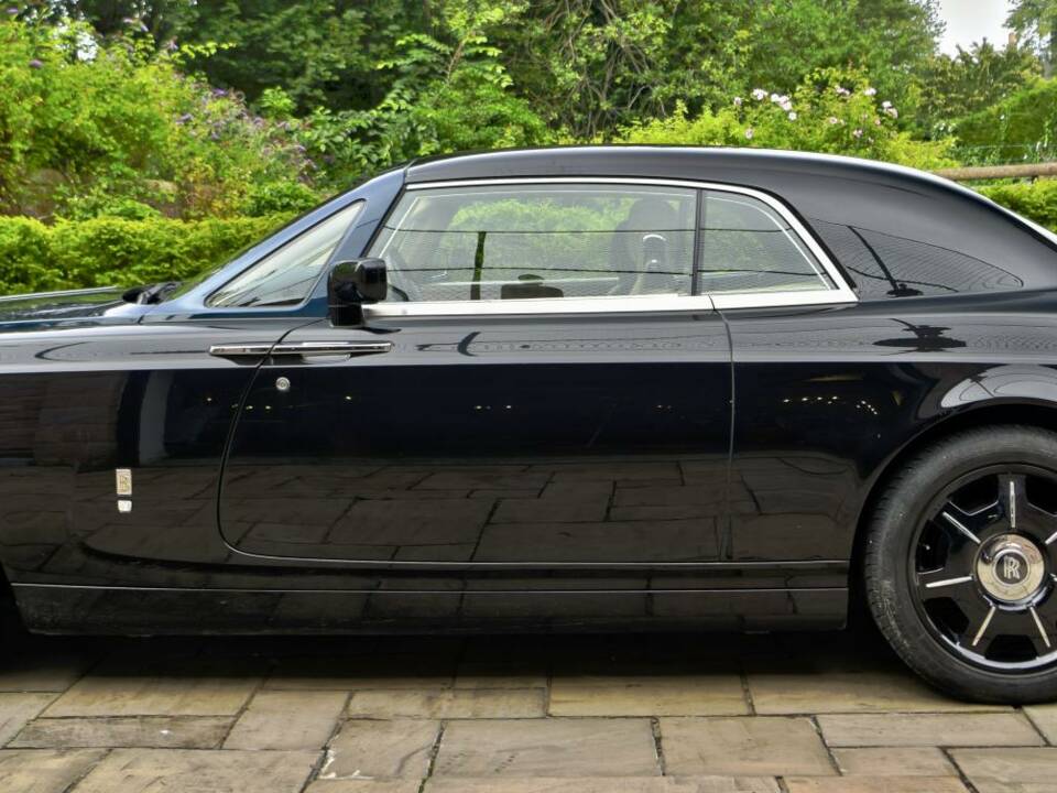 Immagine 13/50 di Rolls-Royce Phantom Coupé (2010)