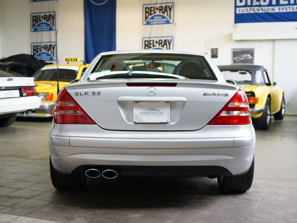 Immagine 12/50 di Mercedes-Benz SLK 32 AMG (2002)
