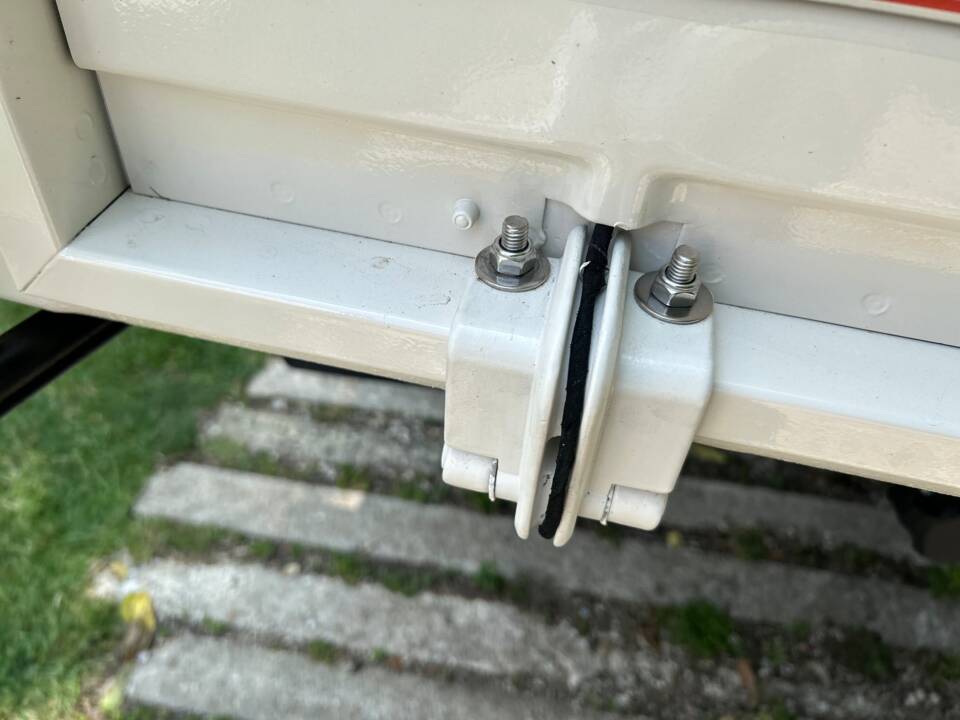 Bild 24/46 von Land Rover Defender 130 Double Cab (1998)