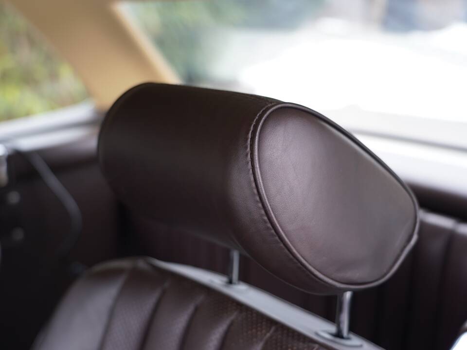 Image 9/17 of Mercedes-Benz 420 SL (1986)