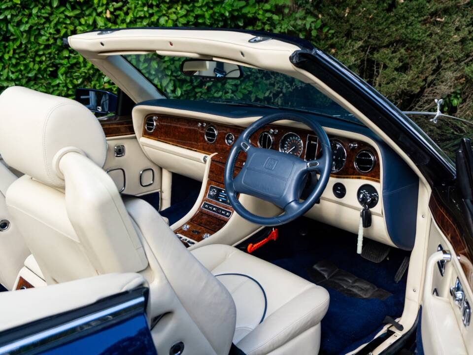 Bild 4/50 von Rolls-Royce Corniche V (2001)