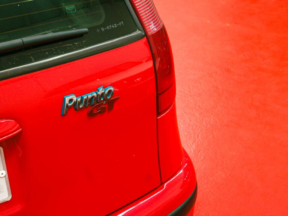 Image 12/39 of FIAT Punto GT (1995)