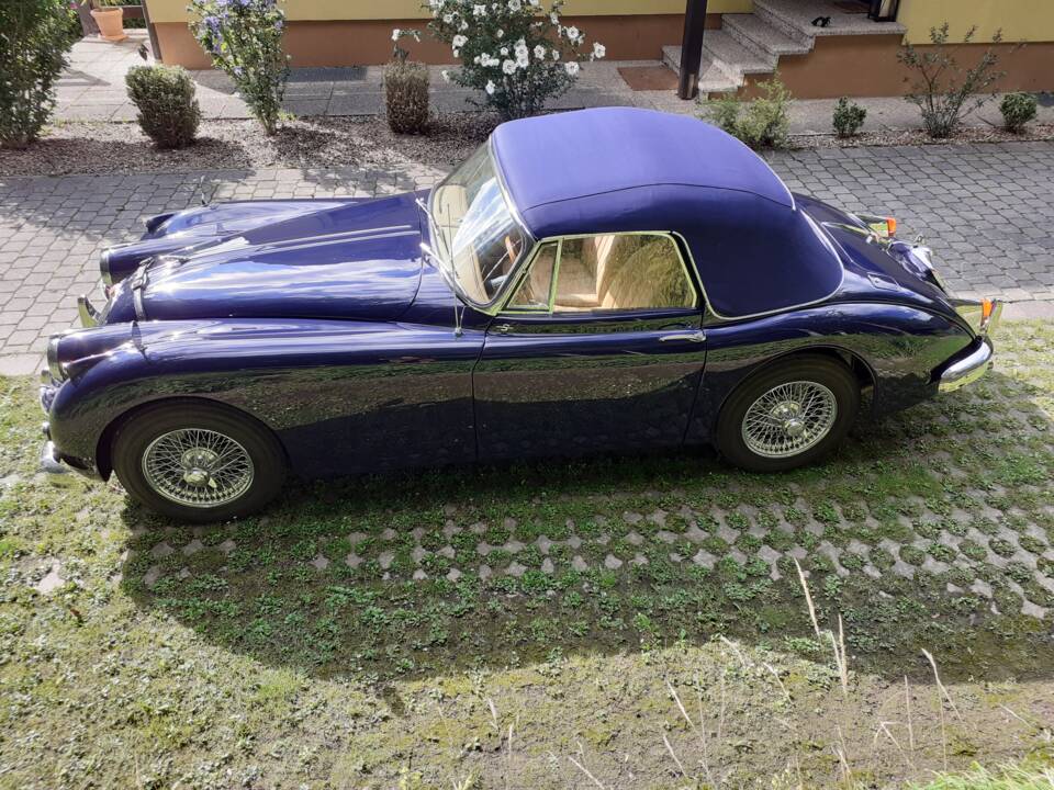 Immagine 39/64 di Jaguar XK 150 3.8 SE DHC (1960)