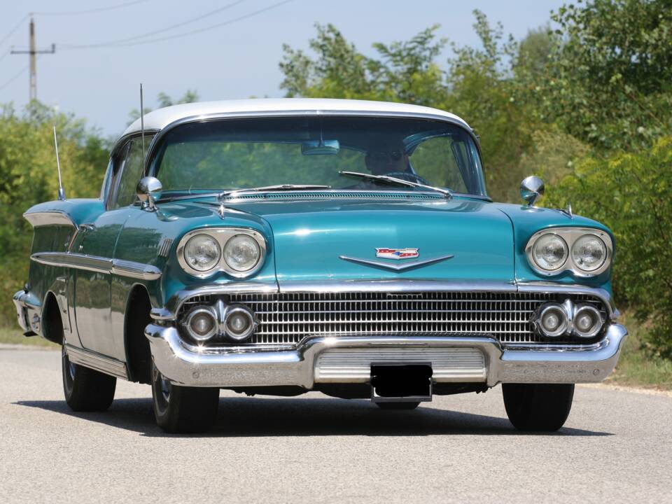 Image 3/13 of Chevrolet Impala Sport Coupe (1958)