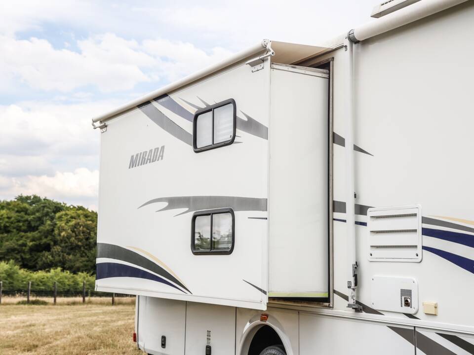 Immagine 7/28 di Coachmen Mirada 350 DS (2008)