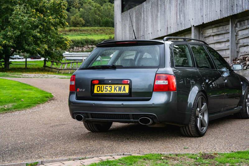 Image 27/50 of Audi RS6 Avant (2003)