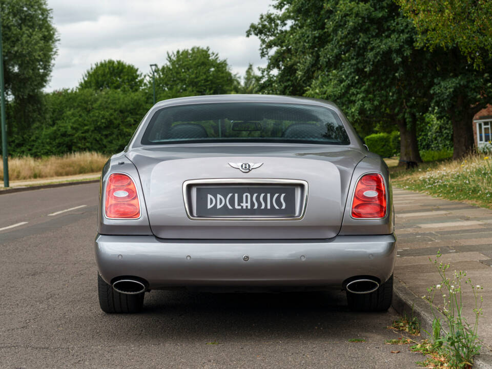 Image 6/27 of Bentley Brooklands (2008)