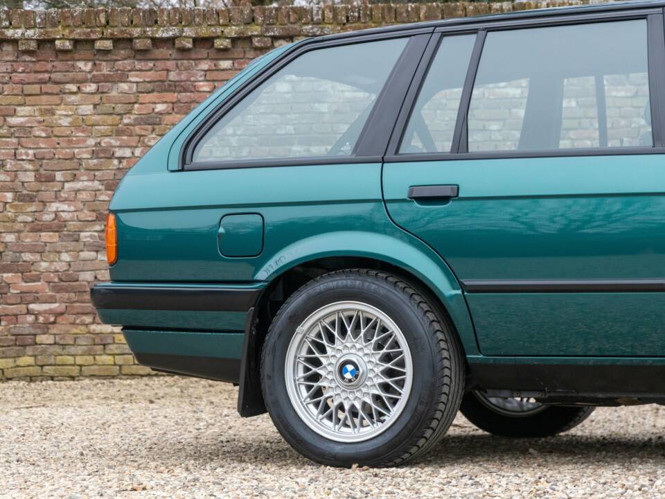 Bild 18/50 von BMW 316i Touring (1993)