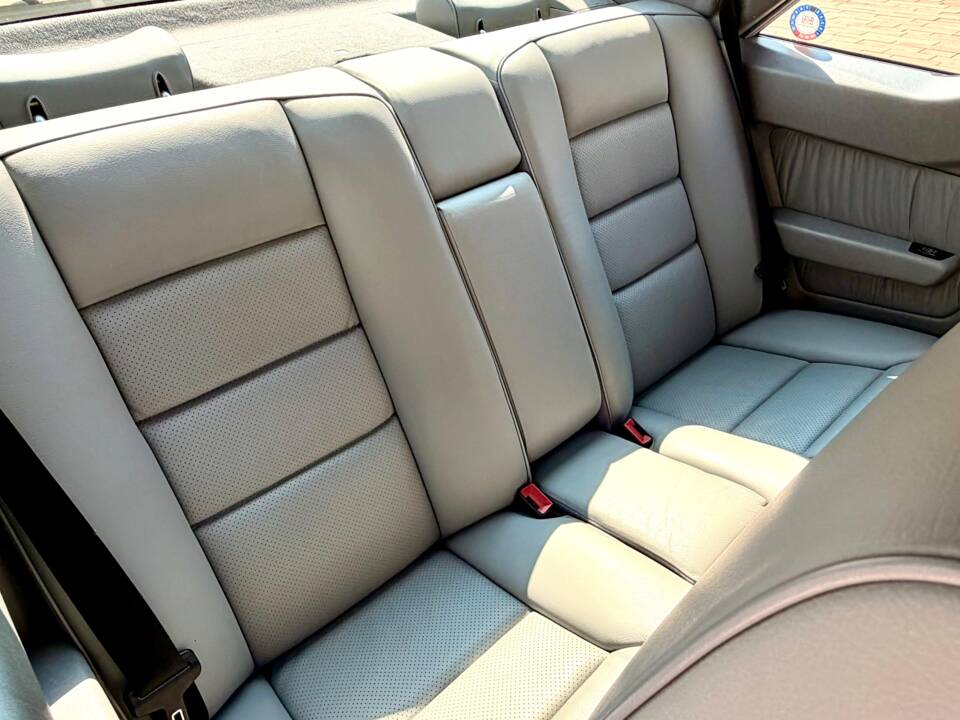 Image 11/16 of Mercedes-Benz E 320 (1996)