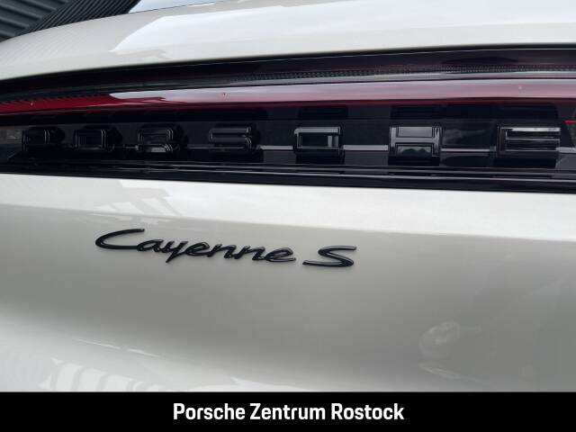 Imagen 10/32 de Porsche Cayenne Turbo E-Hybrid (2025)