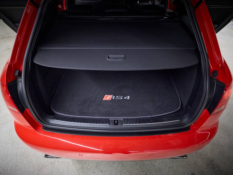 Image 95/95 of Audi RS4 Avant (2006)