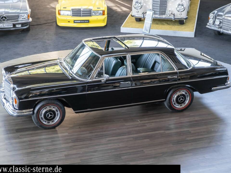 Image 8/15 of Mercedes-Benz 300 SEL 6.3 (1972)