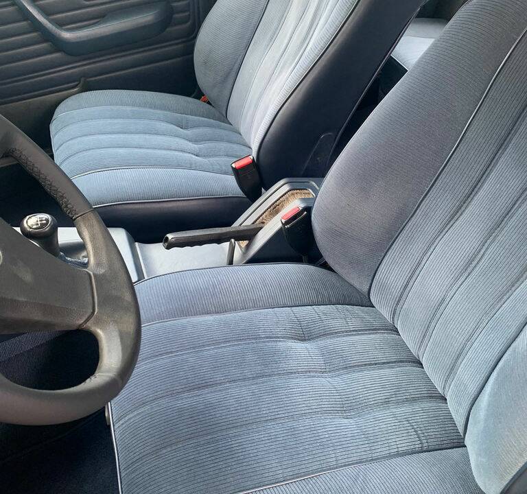 Image 2/8 of BMW 518i (1985)
