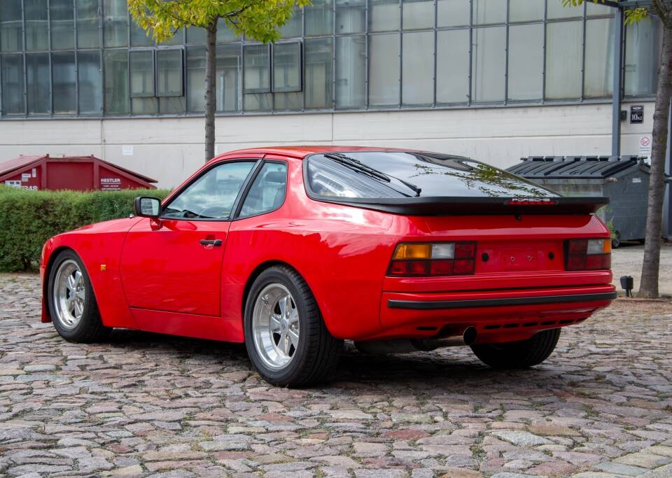 Image 4/22 of Porsche 944 (1982)