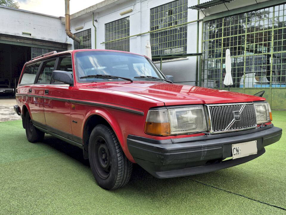 Bild 6/48 von Volvo 245 Super Polar (1992)