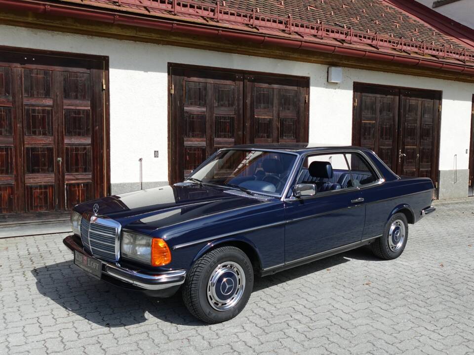 Bild 3/57 von Mercedes-Benz 230 CE (1980)