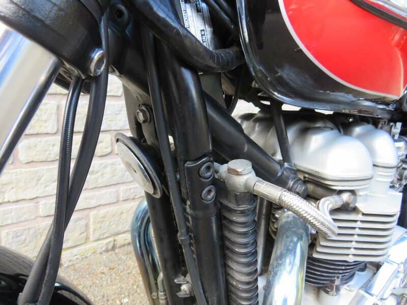 Image 25/39 of Triumph Bonneville T100 (2005)