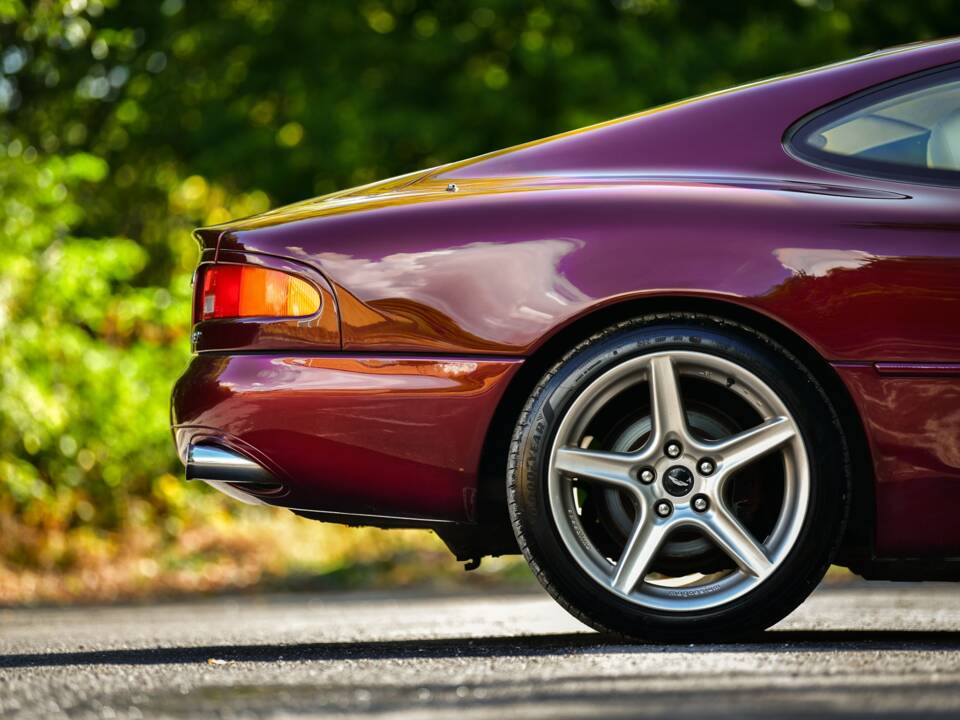Obraz 18/50 pojazdu Aston Martin DB 7 (1997)