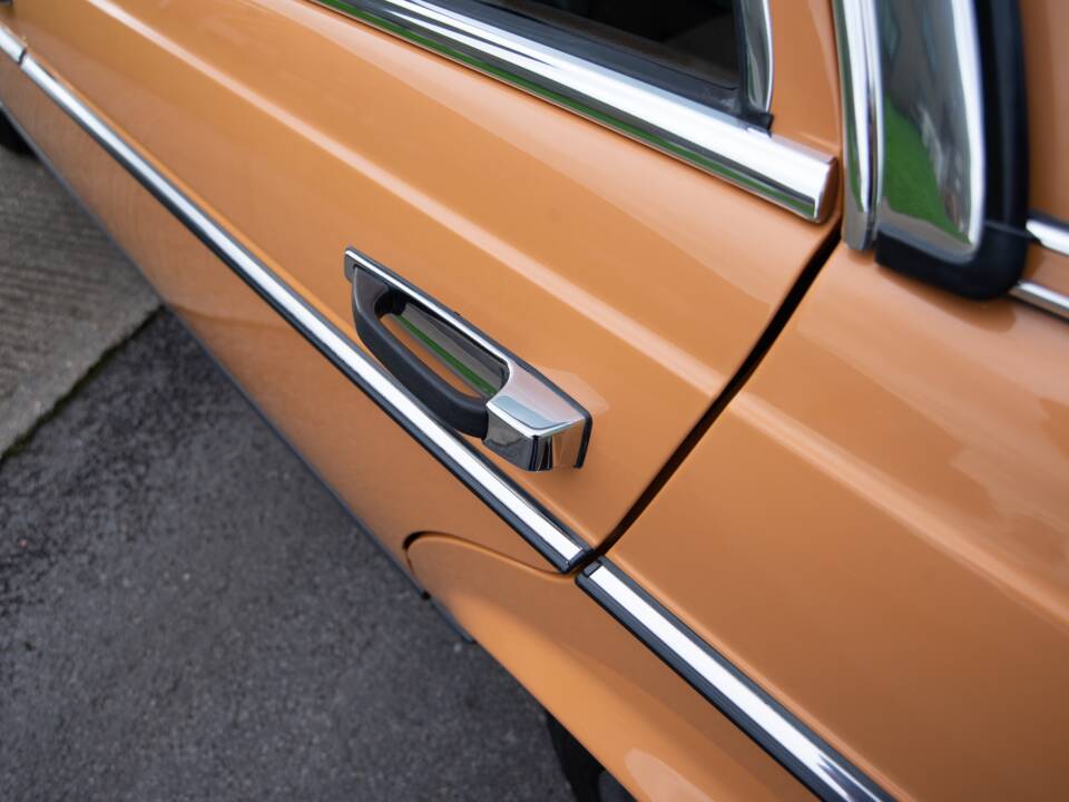 Image 32/32 of Mercedes-Benz 250 (1978)