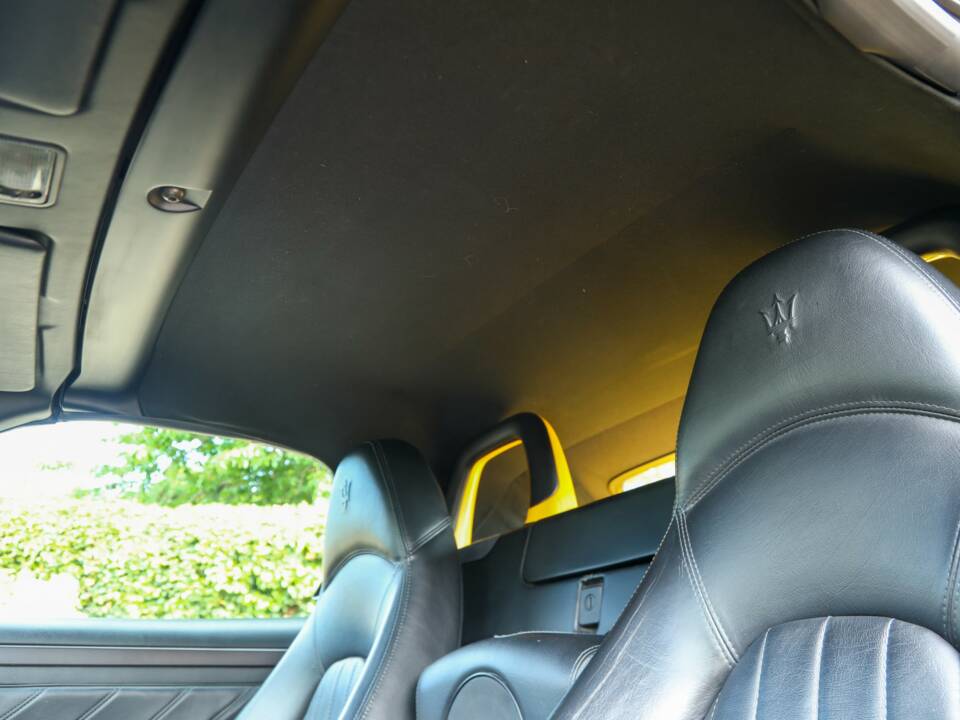 Image 18/50 of Maserati Spyder 4200 (2004)
