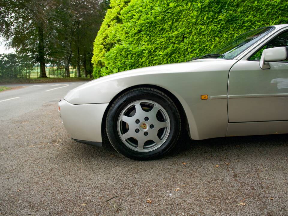 Image 11/24 of Porsche 944 Turbo (1988)