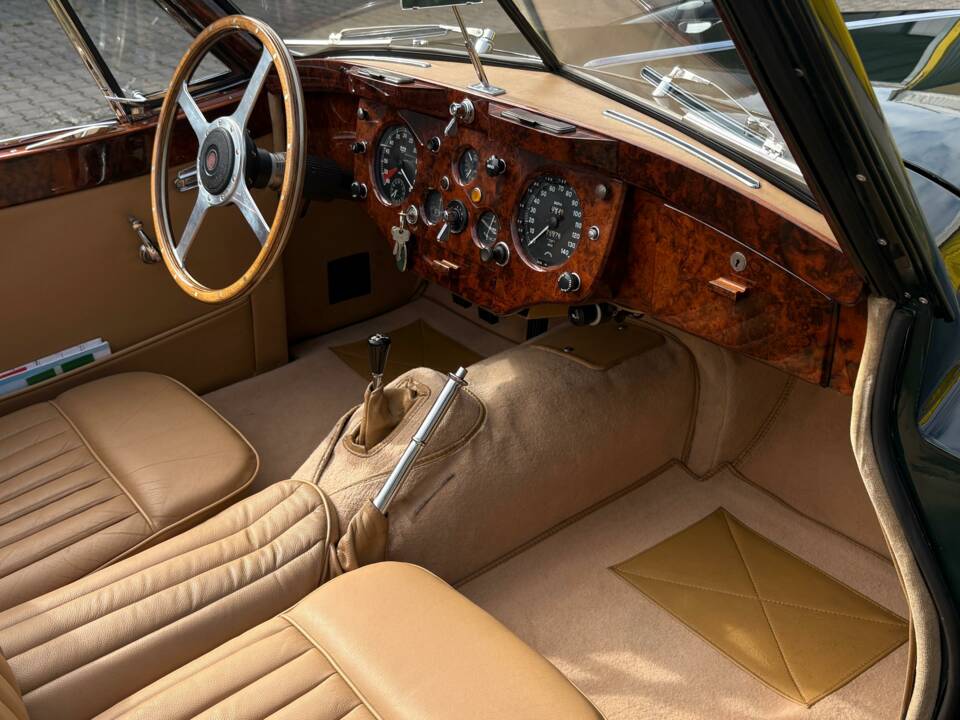 Immagine 20/24 di Jaguar XK 140 SE DHC (1955)