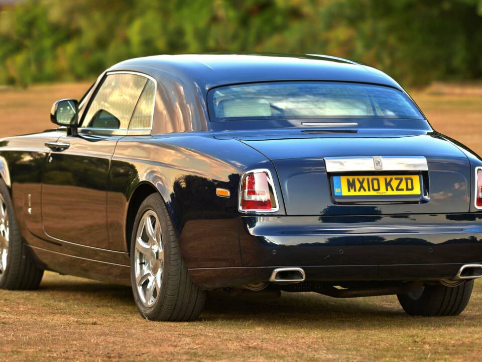 Bild 10/50 von Rolls-Royce Phantom Coupé (2010)