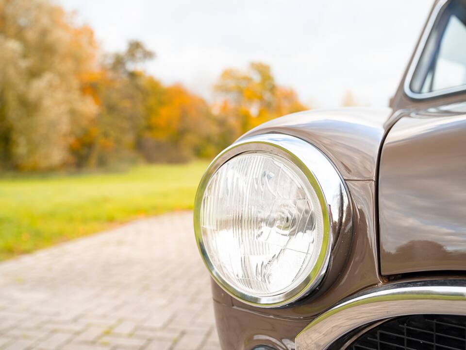 Immagine 11/36 di Innocenti Mini 1001 Export (1972)