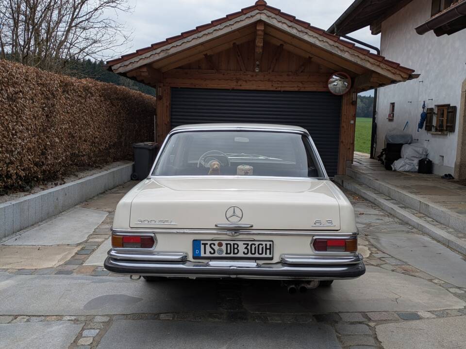 Immagine 2/24 di Mercedes-Benz 300 SEL 6.3 (1972)
