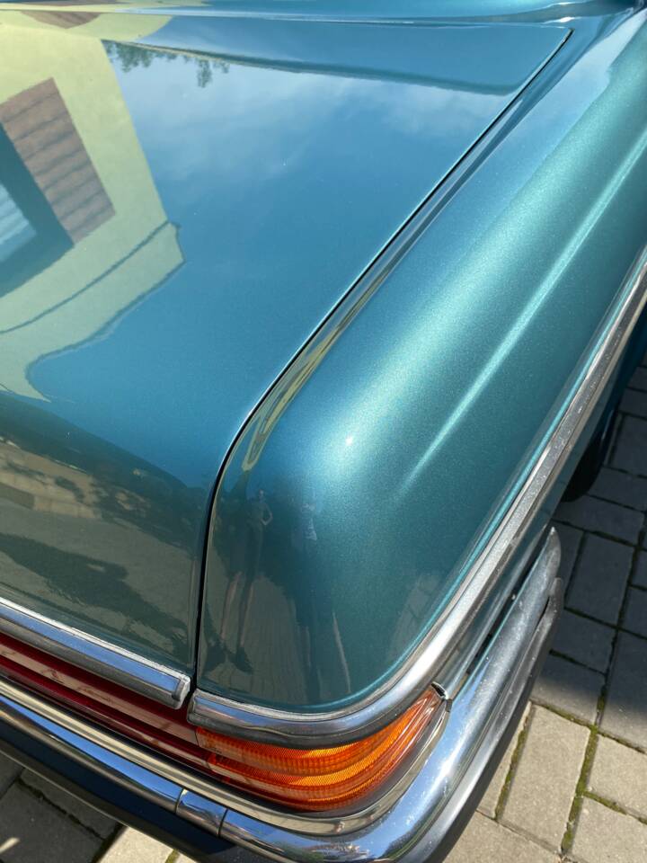 Image 10/66 of Mercedes-Benz 230 CE (1981)