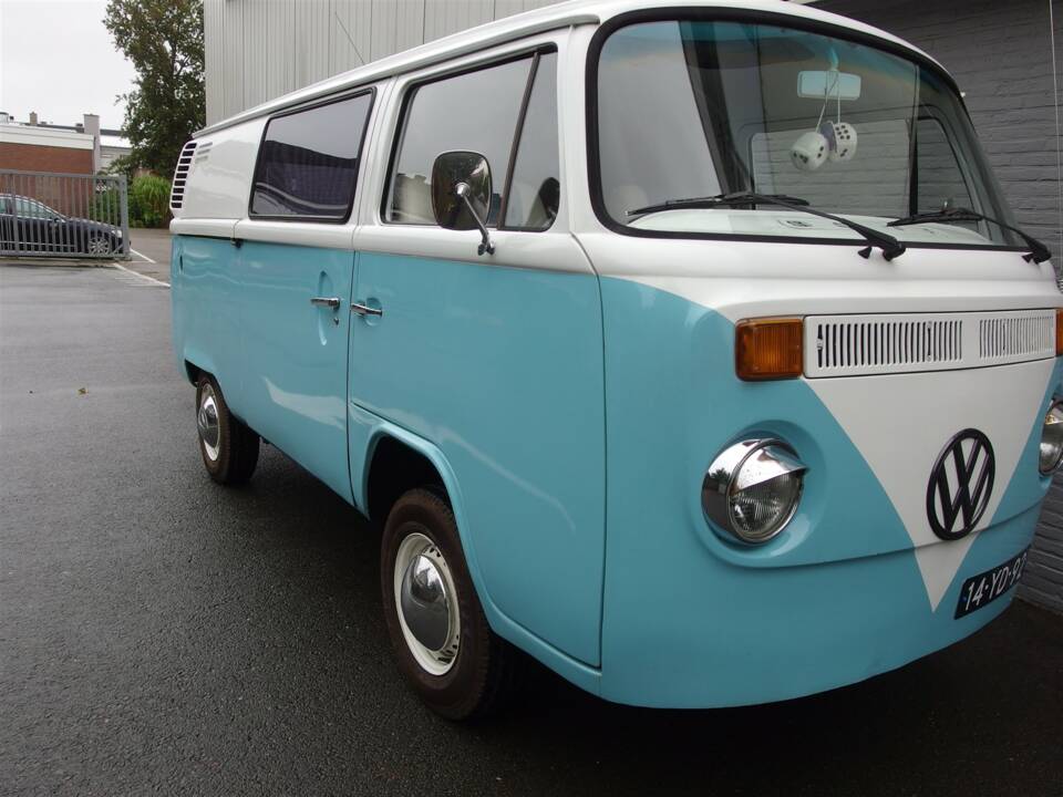 Bild 18/99 von Volkswagen T2b Kastenwagen (1977)