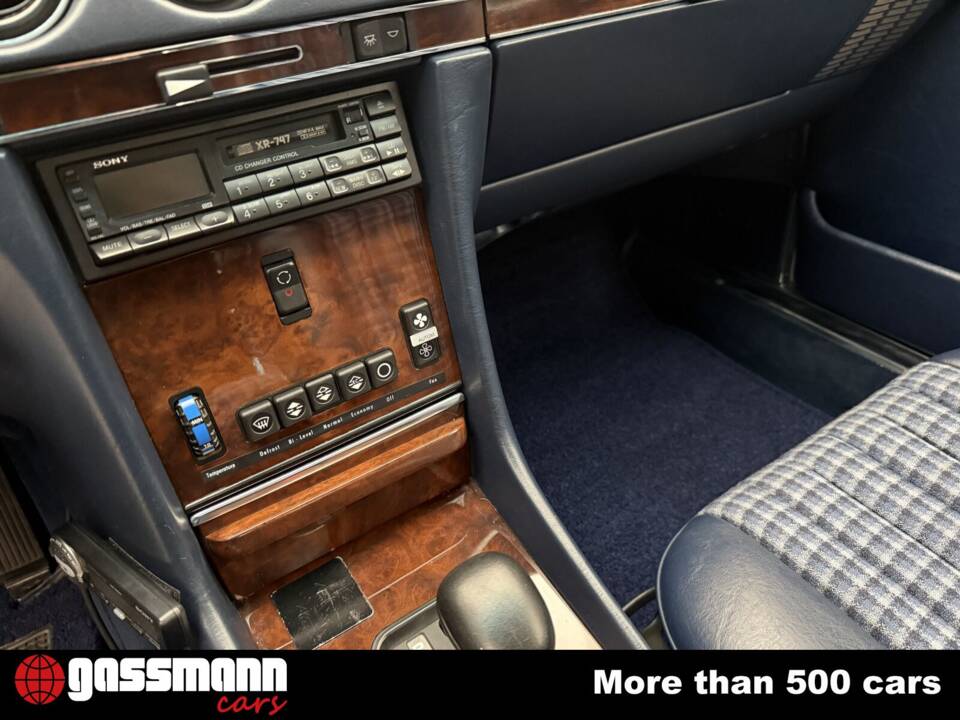 Bild 14/15 von Mercedes-Benz 560 SL (1986)