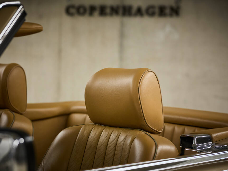 Image 62/99 of Mercedes-Benz 300 SL (1987)