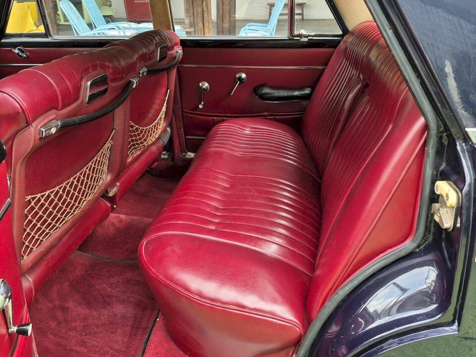 Bild 23/47 von FIAT 2300 (1961)