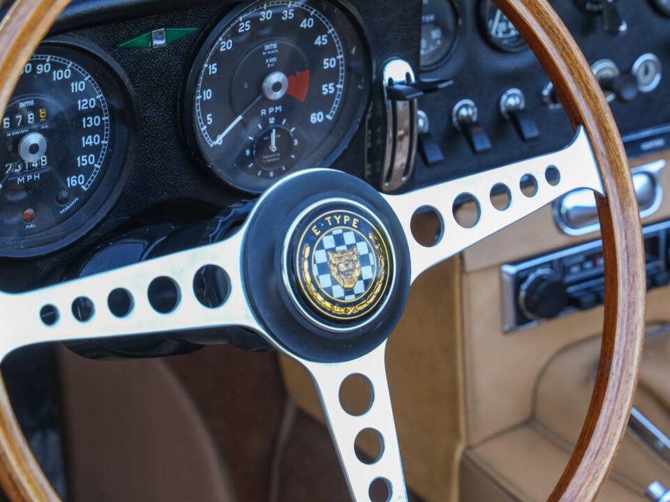Image 21/50 de Jaguar Type E 3.8 (1964)