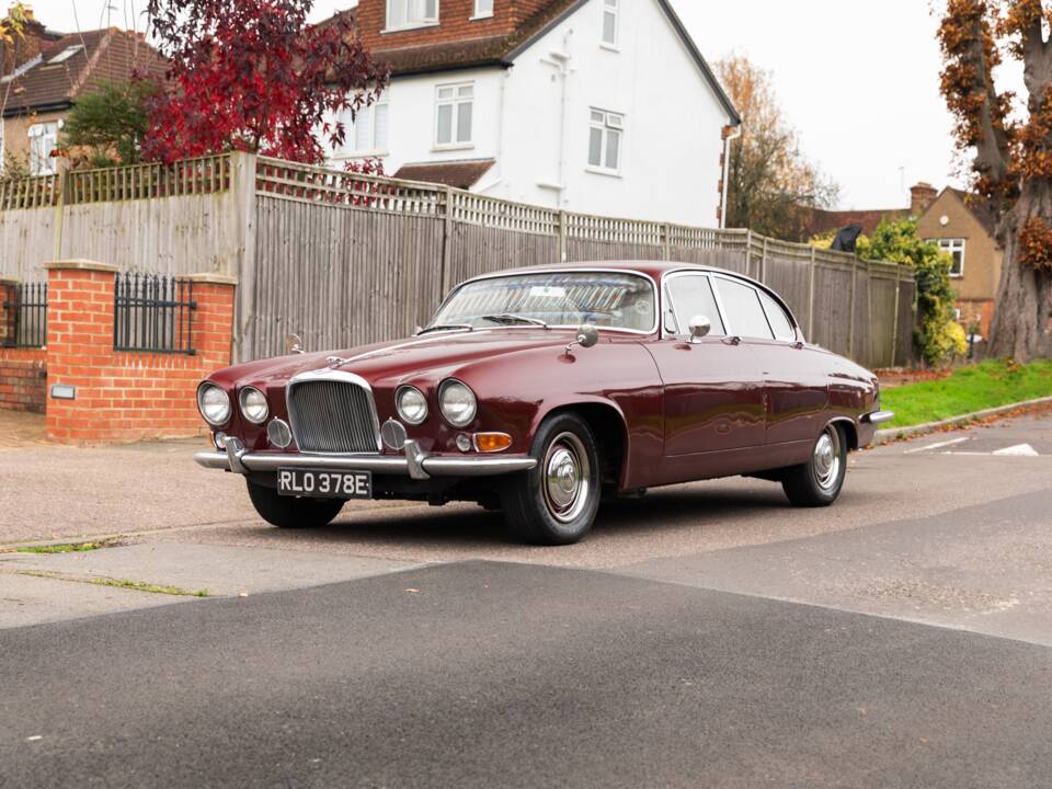 Image 15/37 of Jaguar Mk X 4.2 (1967)