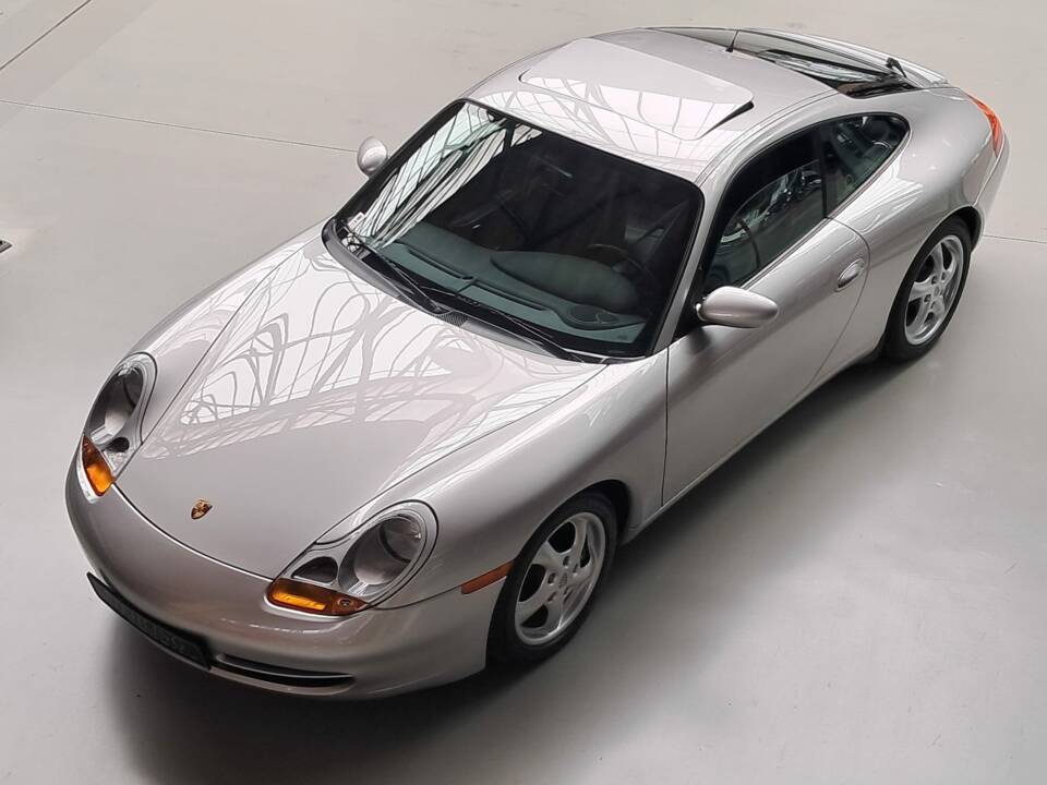 Image 24/33 de Porsche 911 Carrera (1996)