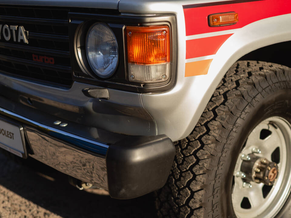 Image 5/100 of Toyota Land Cruiser HJ61 GX (1987)