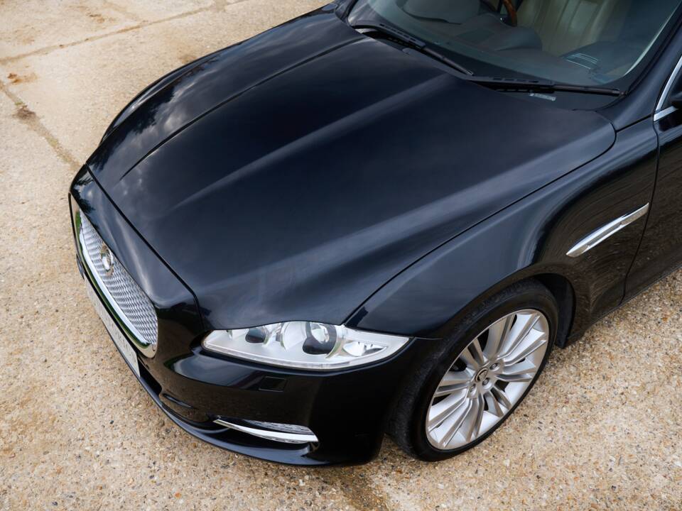 Bild 8/50 von Jaguar XJ 5.0 (2011)